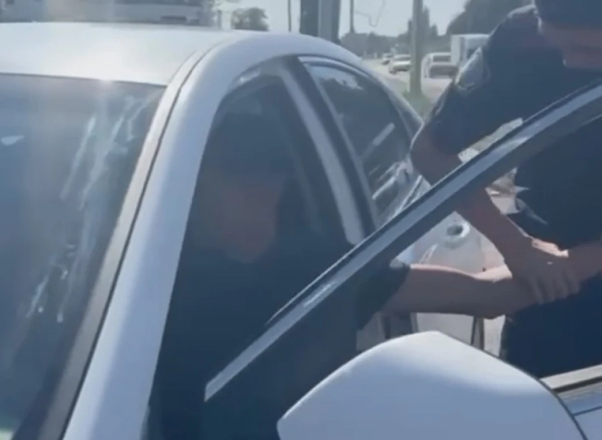 Сотрудники ГУОБДД поймали пьяного таксиста