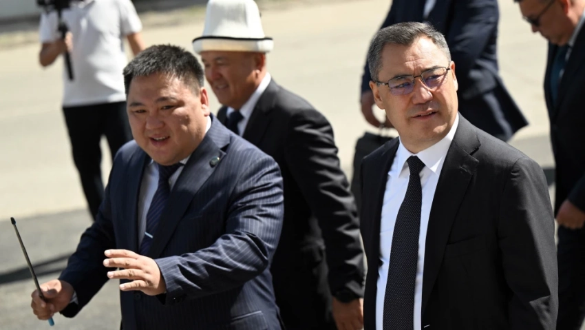 Садыру Жапарову показали, как строят "Асман Резиденс-1" в Оше