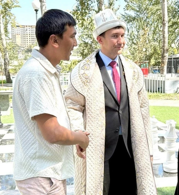 Гроссмейстер мирового уровня Сергей Карякин посетил Ош