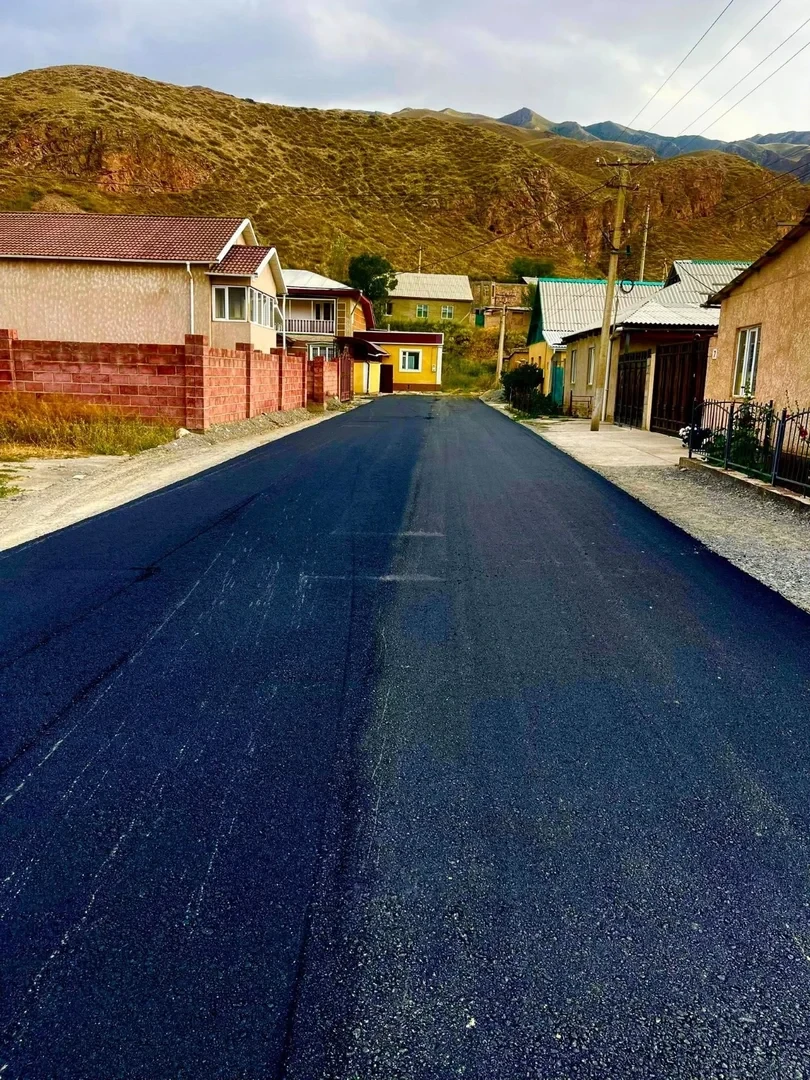 В Нарыне продолжается масштабный ремонт 39 внутренних улиц