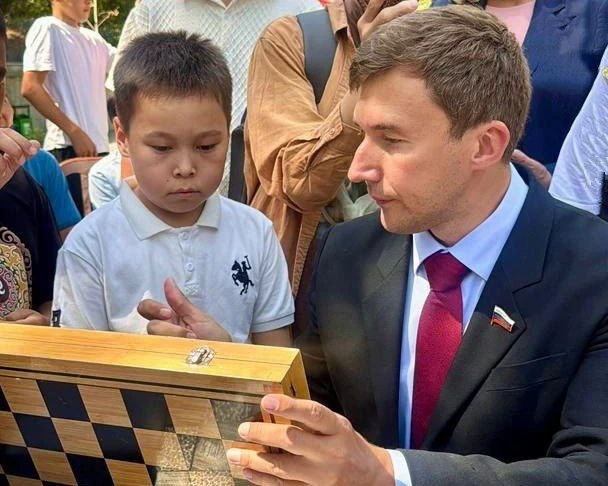В Оше и Джалал-Абаде прошли шахматные встречи с Сергеем Карякиным