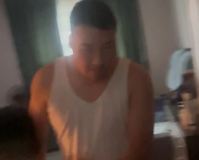 Мальчик разбил девочке голову камнем, после чего отец виновного угрожал брату пострадавшей