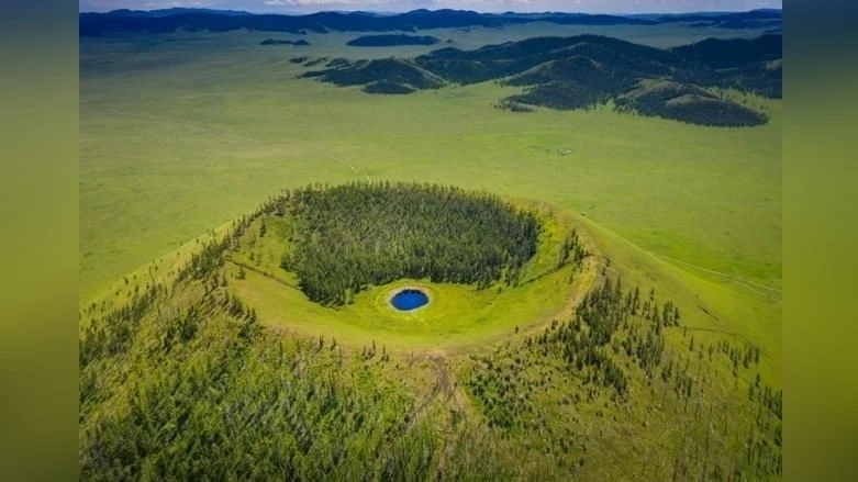 Корейская блогерша-путешественник погибла после падения с монгольского вулкана