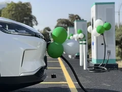 В Оше запустили муниципальные станции для зарядки электромобилей