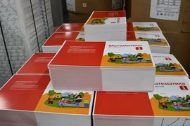 Школы Кыргызстана обеспечат новыми учебниками по математике и естествознанию