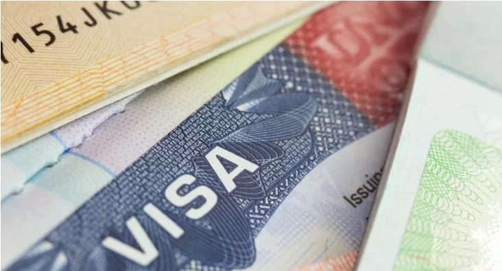 США ввели плату в $1 за участие в лотерее Green Card