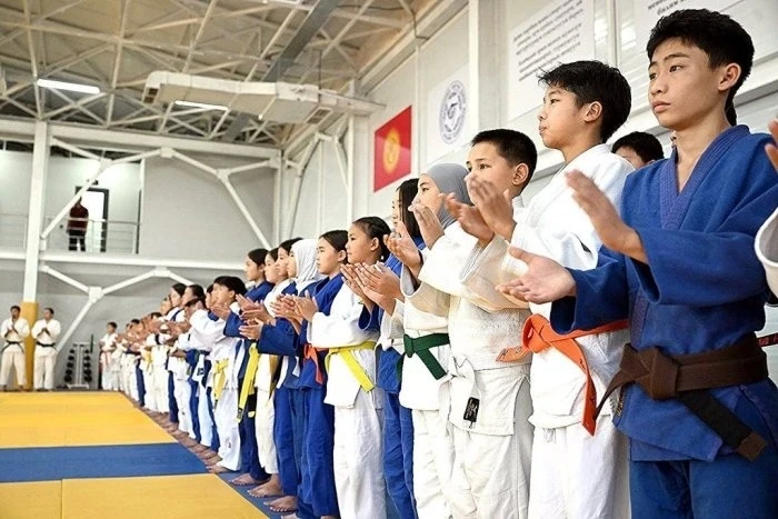 В Бишкеке открыли школу дзюдо имени Жаныбека Алыкулова