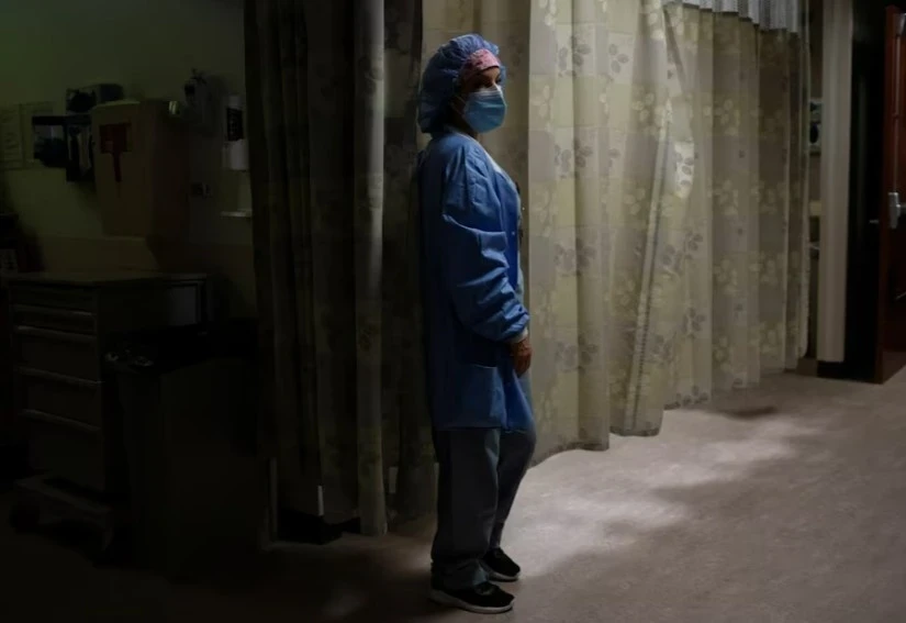 Более половины медработников США планируют сменить работу в 2026 году