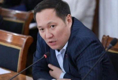 Депутат горкенеша предложил горожанам пересесть в битком набитые автобусы