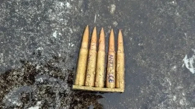 В США обстреляли офис иммиграционной службы и убили задержанного