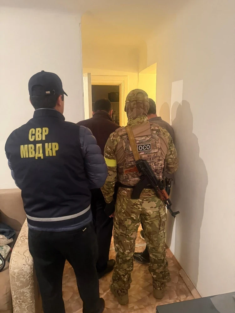 "Шантажировал интимными фото". Лжемилиционера задержали по подозрению в мошенничестве