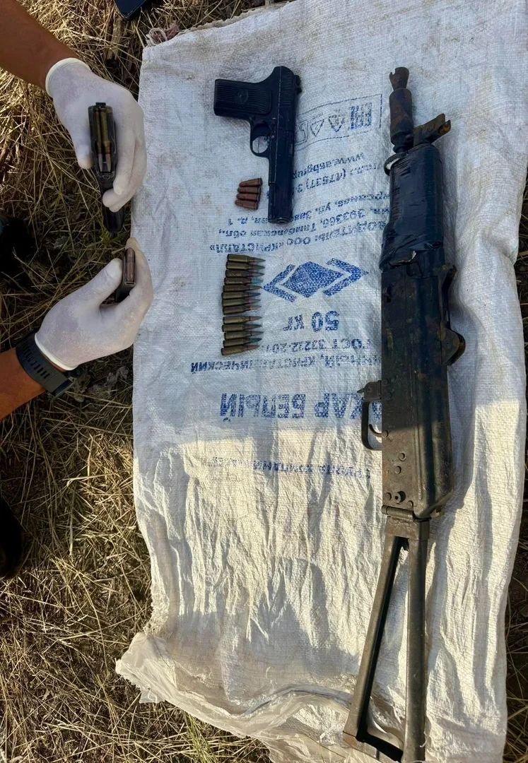 Выявлен тайник с оружием и боеприпасами на территории Аламудунского района