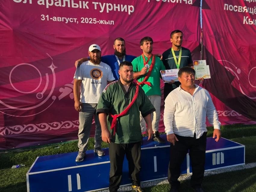 В Джалал-Абаде прошел турнир по борьбе на поясах алыш