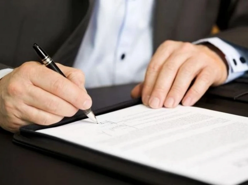 Президент вернул с возражениями законопроект о привилегиях для экс-спикеров ЖК