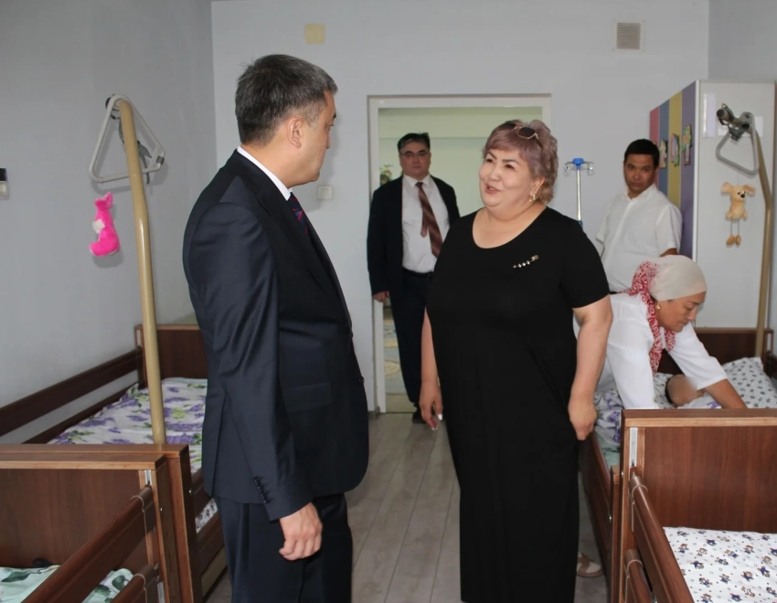 Не занимайтесь показухой, а работайте с детьми. И.о. министра труда проверил соцучреждения в Джалал-Абаде