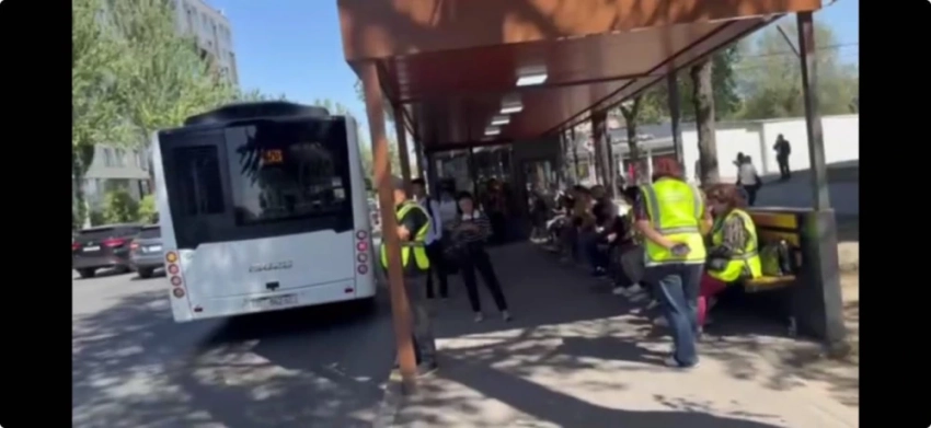 Пробки, нехватка автобусов и нарушение ПДД. Бишкекчане жалуются на общественный транспорт