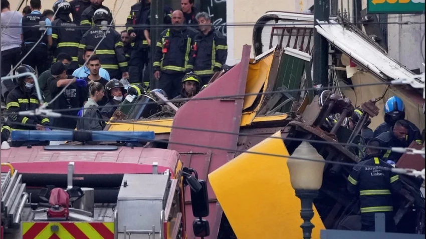 Число погибших при падении фуникулера в Лиссабоне выросло до 17