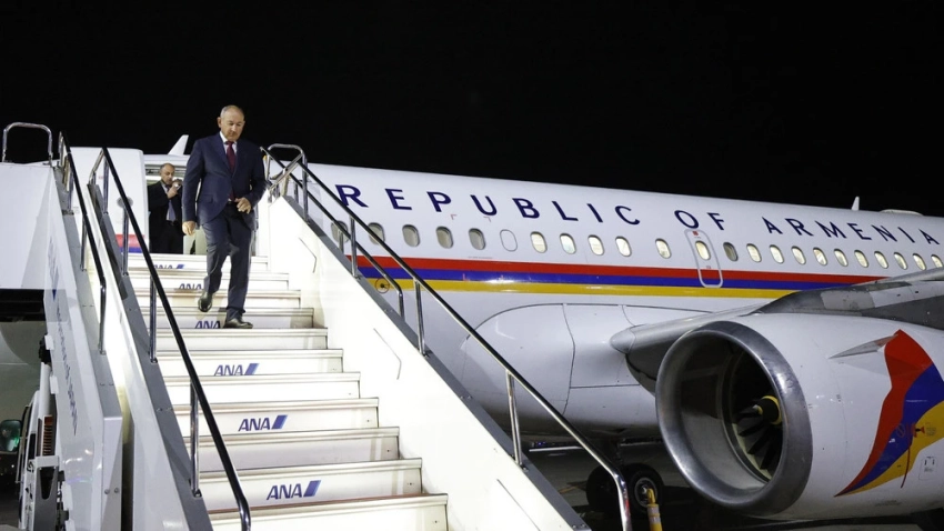 Самолет премьера Армении Пашиняна впервые за 30 лет пролетел над Азербайджаном