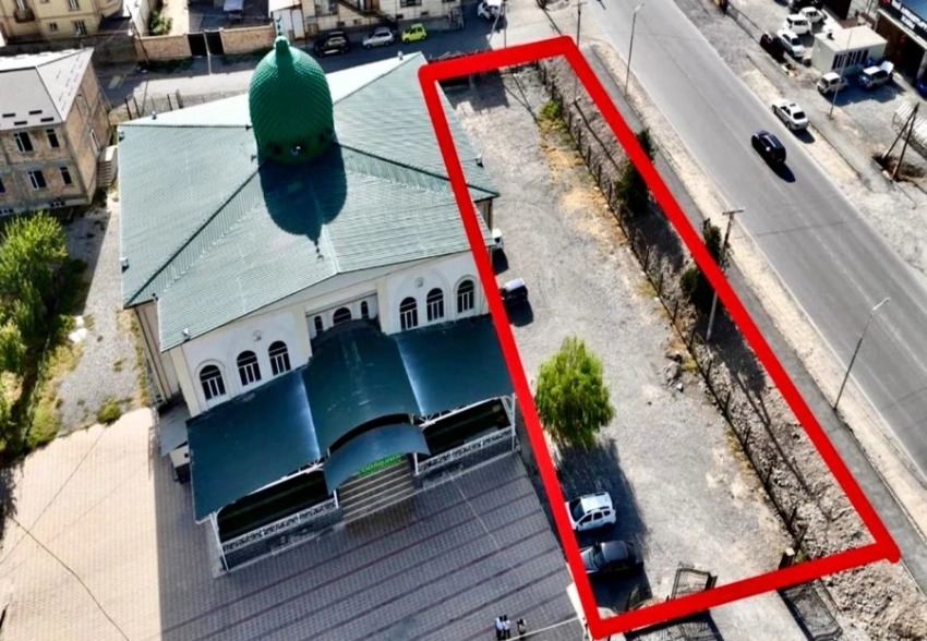 Бывшие имам, специалист ДУМК и глава Ырысского айыл окмоту захватили земли мечети