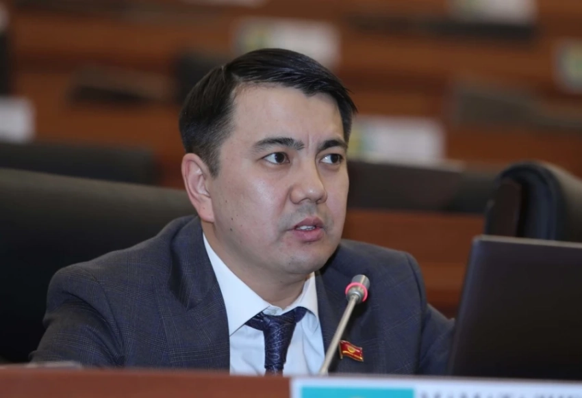 Марлен Маматалиев недоволен условиями, в которых учатся кыргызские классы в русскоговорящих школах