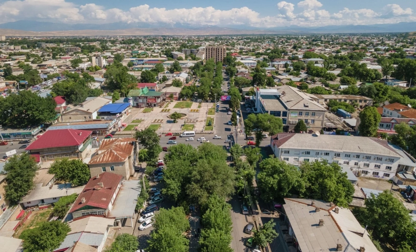 Комитет ЖК в трех чтениях одобрил законопроект по переименованию города Джалал-Абад в Манас