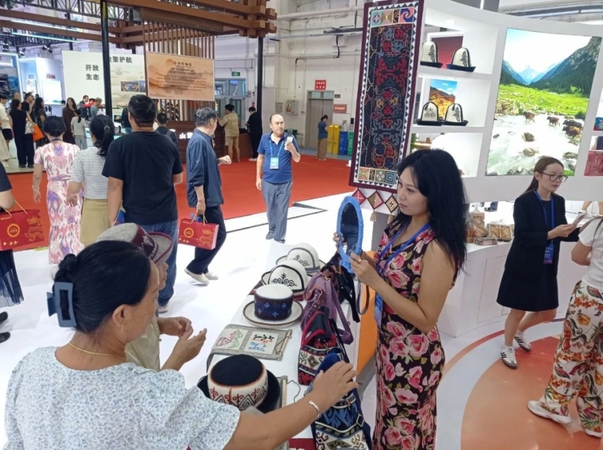 Предприниматели Кыргызстана развивают торговлю с Китаем