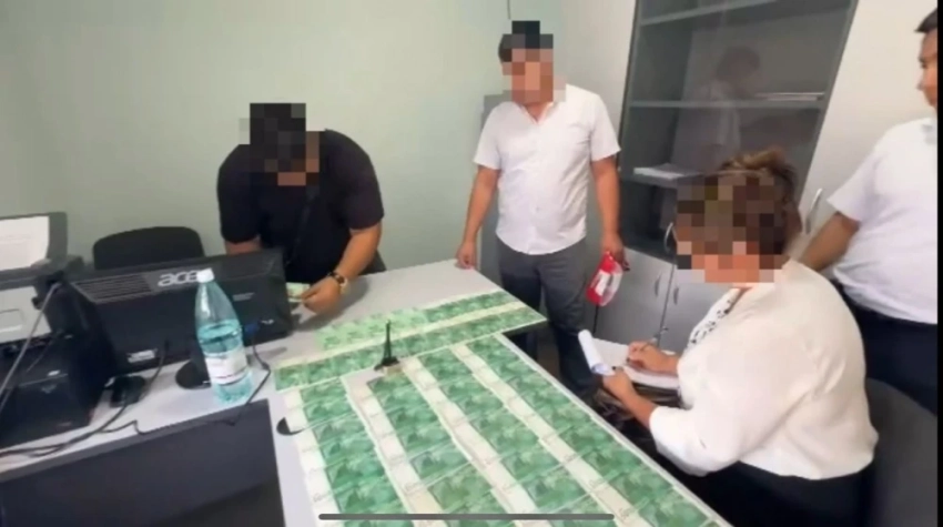В Джалал-Абаде за поборы и взяточничество уволены директора школ