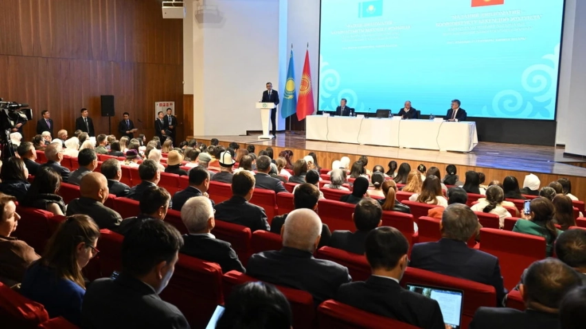 Глава Сената Казахстана предложил Кыргызстану совместную работу над электронными научными трудами, аудиокнигами и виртуальными музеями