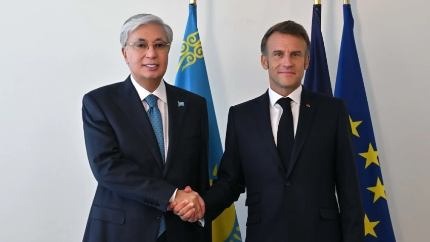 Президент Казахстана Токаев встретился с президентом Франции Макроном