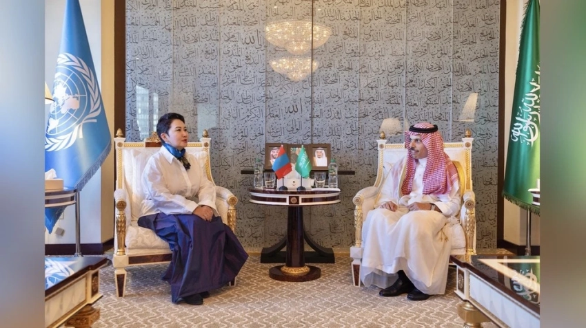 Батцэцэг встретилась с министром иностранных дел Саудовской Аравии принцем Фейсалом бин Фарханом