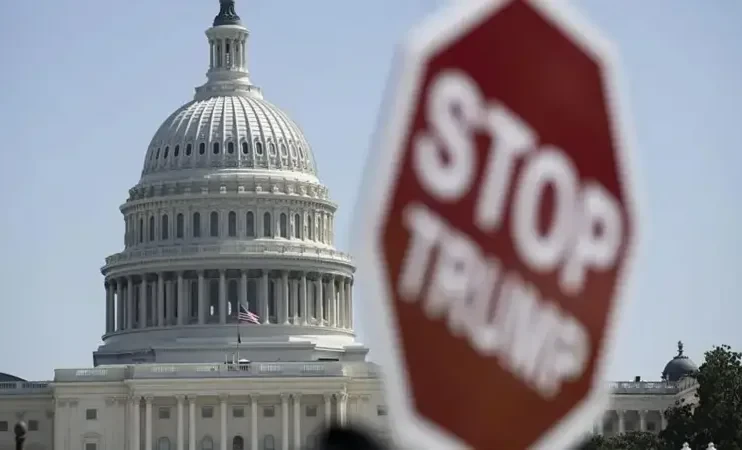 Правительство США частично прекращает работу — это уже четвертый шатдаун при Трампе