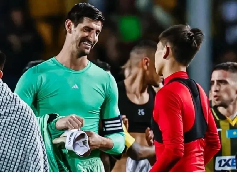 Тибо Куртуа поддержал молодого вратаря "Кайрата"