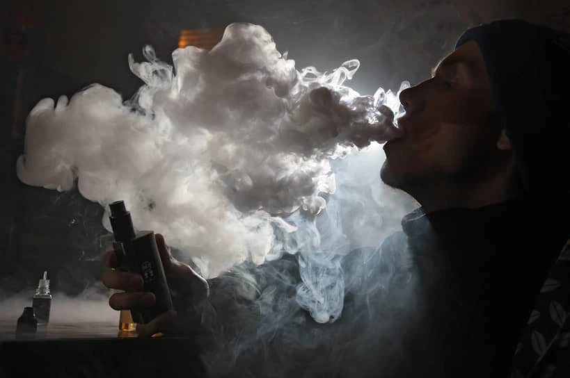 ВОЗ: 100 млн человек в мире, в том числе 15 млн подростков, курят электронные сигареты