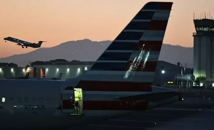 В аэропортах крупных городов США начались массовые задержки рейсов из-за шатдауна