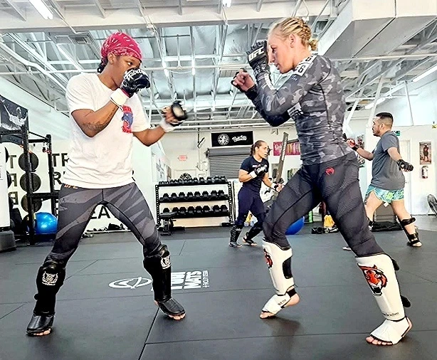 Валентина Шевченко готовится к бою с Вэйли Чжан на UFC 322