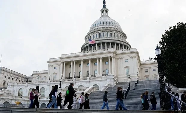 Потери США из-за шатдауна оценили в миллиарды долларов