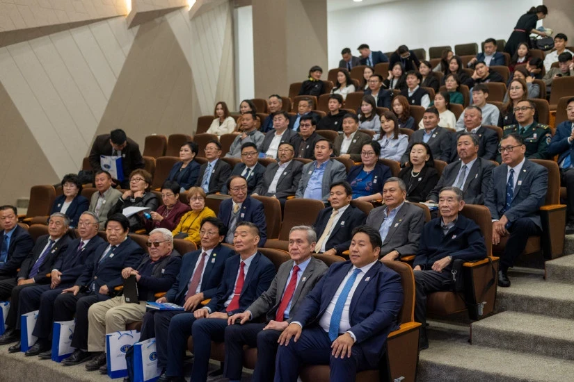 Всенародный референдум 1945 года сыграл решающую роль в реализации принципа “всеобщих” выборов