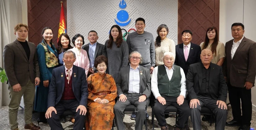 Руководство Национального олимпийского комитета Монголии оказало почести олимпийским призерам