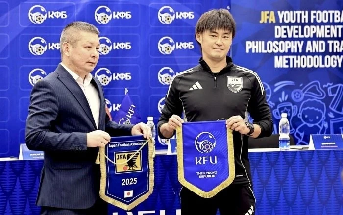 Кыргызстан и Япония проводят семинар по детско-юношескому футболу