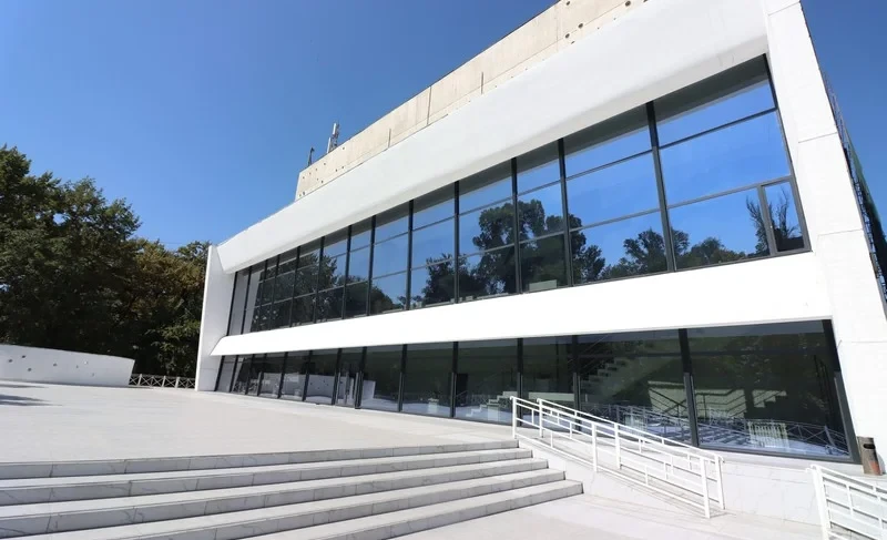 Ремонт Русского драмтеатра на время прекращается - причина