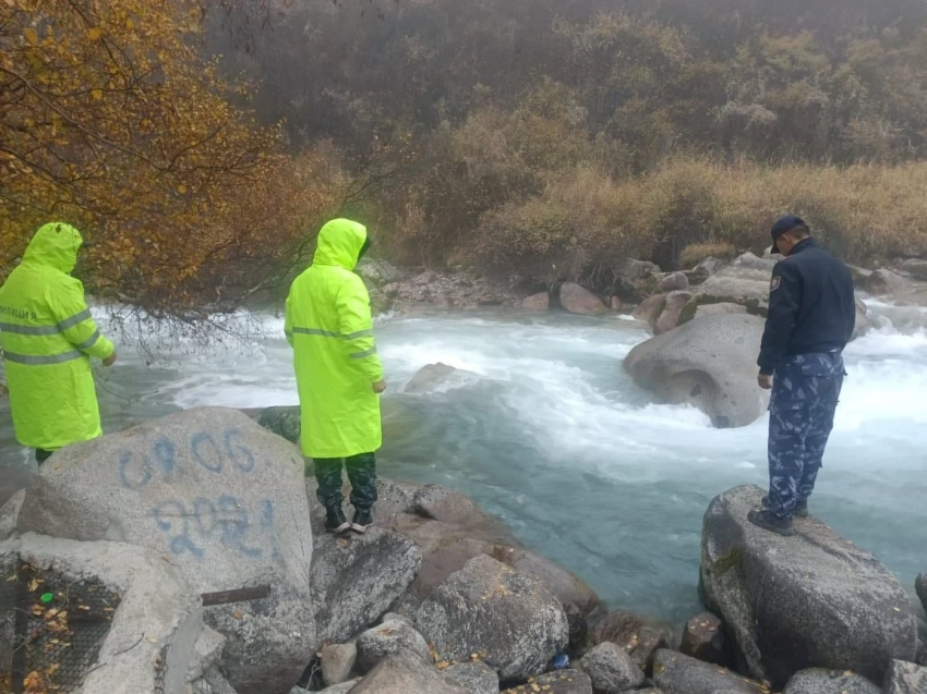 В Чуйской области найдено тело девушки, упавшей в реку Аламудун