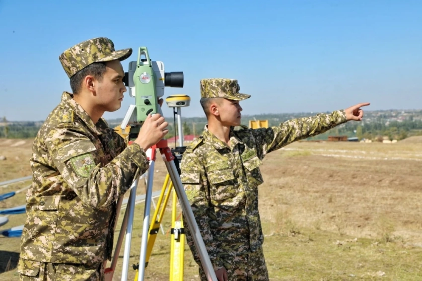 Военные топографы КР работают на современном цифровом оборудовании