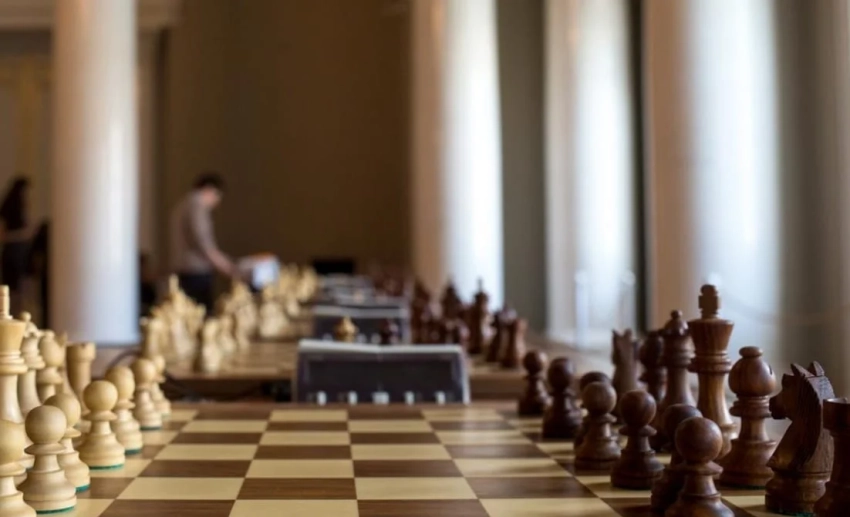 Любители шахмат старше 75 лет показали свое мастерство на турнире в Бишкеке