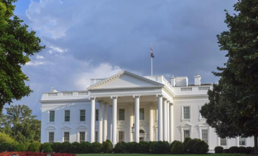 Белый дом заморозил $26 млрд для демократических штатов, используя шатдаун