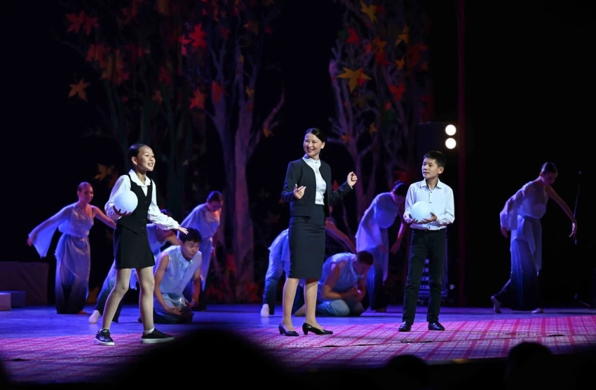 В Бишкеке торжественно отметили День учителя