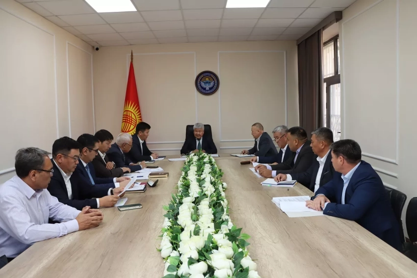 Глава Минэнерго поручил усилить антикоррупционные меры и тесно взаимодействовать с населением