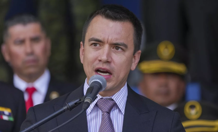 В Эквадоре обстреляли кортеж президента