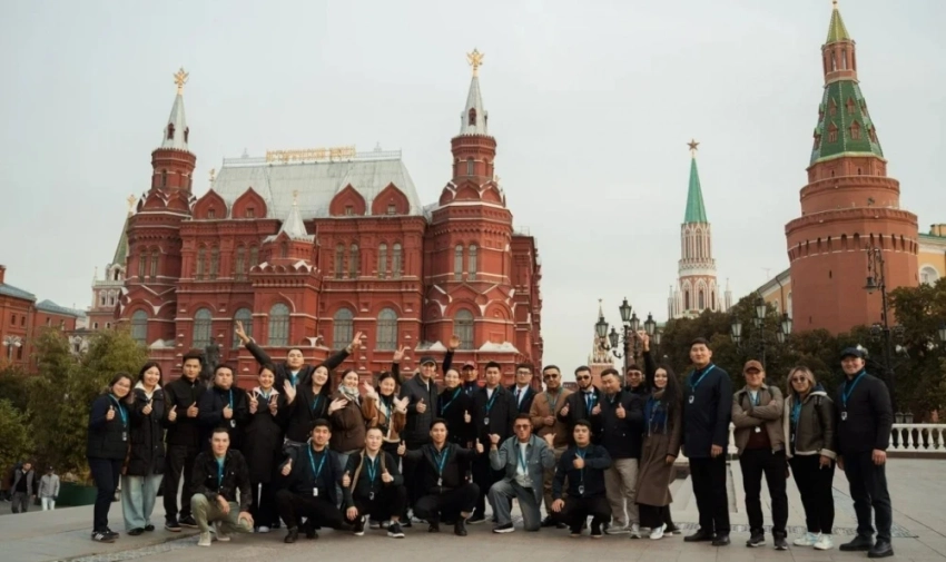 Молодежные лидеры из КР посетили Москву в рамках проекта "Узнай Россию"