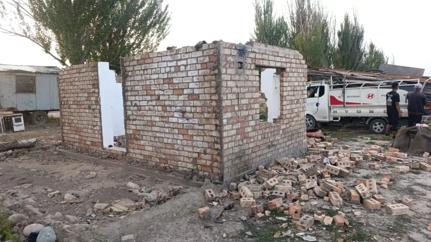 В Сокулукском районе снесли незаконно строящийся дом и оштрафовали хозяина