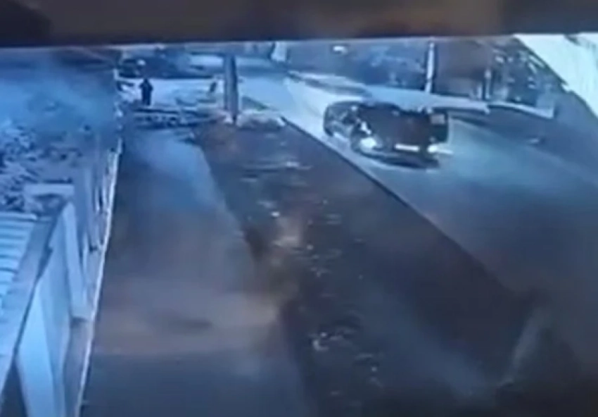 Пьяный водитель протаранил другое авто в Бишкеке, погиб один человек